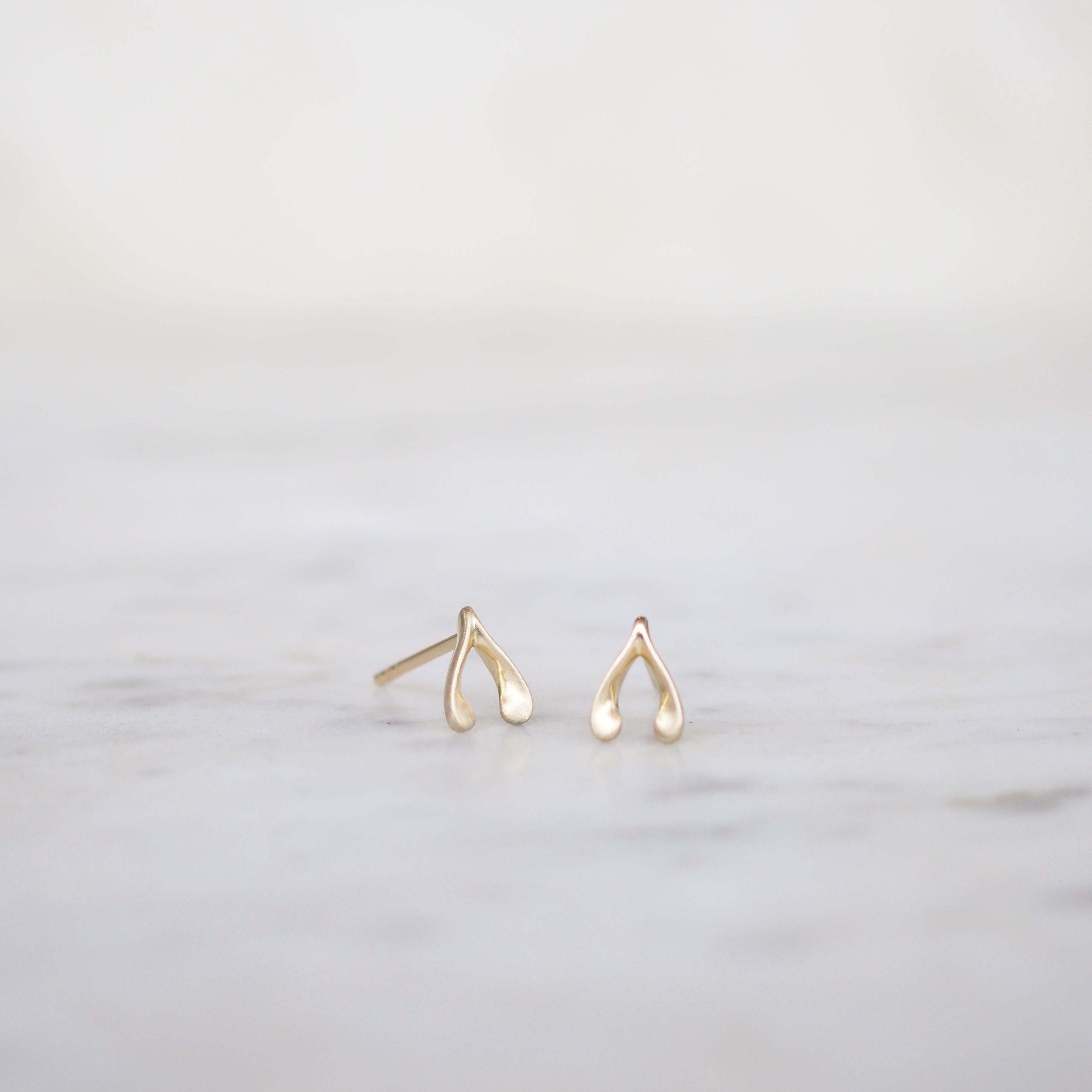 LFJ - Wishbone Earrings 10K Gold